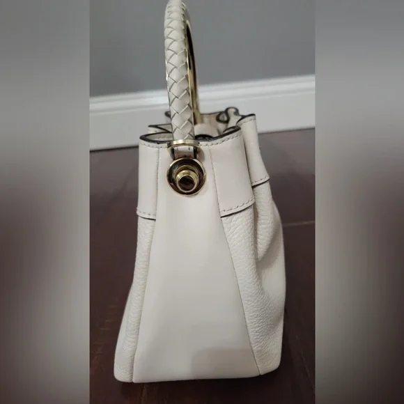 Michael Kors Small Ring Bucket-shoulder strap Light Cream with Gold Accents NWOT - Picture 4 of 11